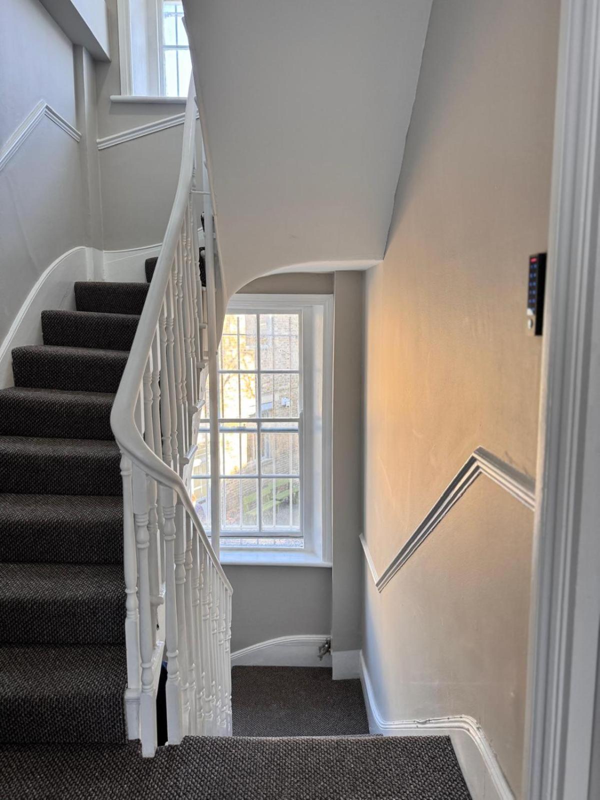 Guest house Luxury And Stylish Ensuits *