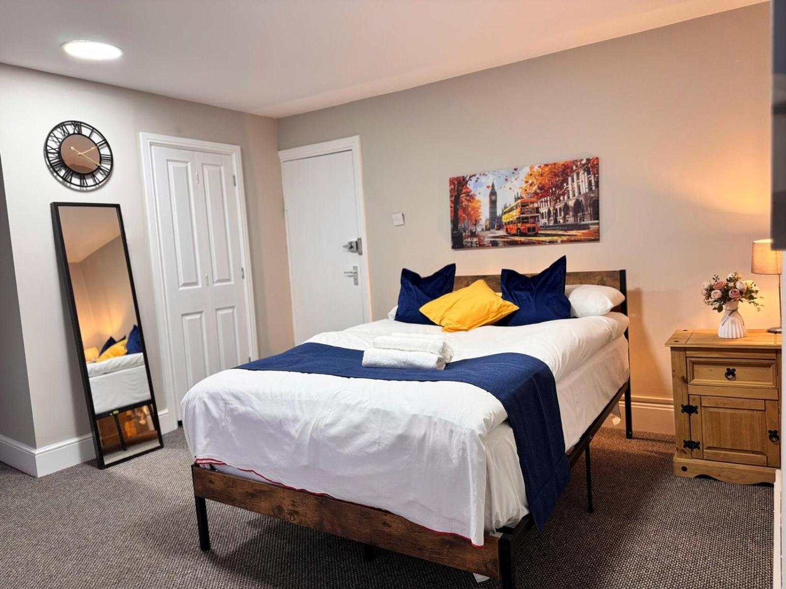 Luxury And Stylish Ensuits Londra