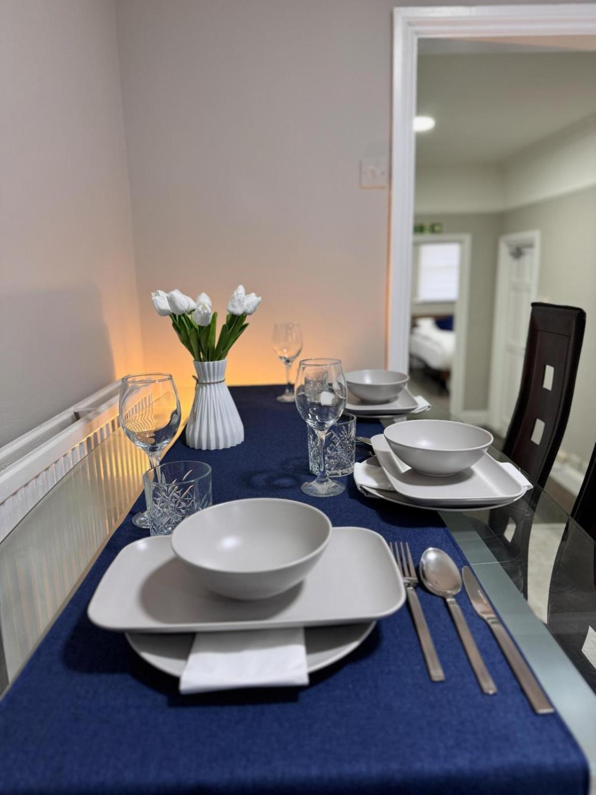 Luxury And Stylish Ensuits * Londra