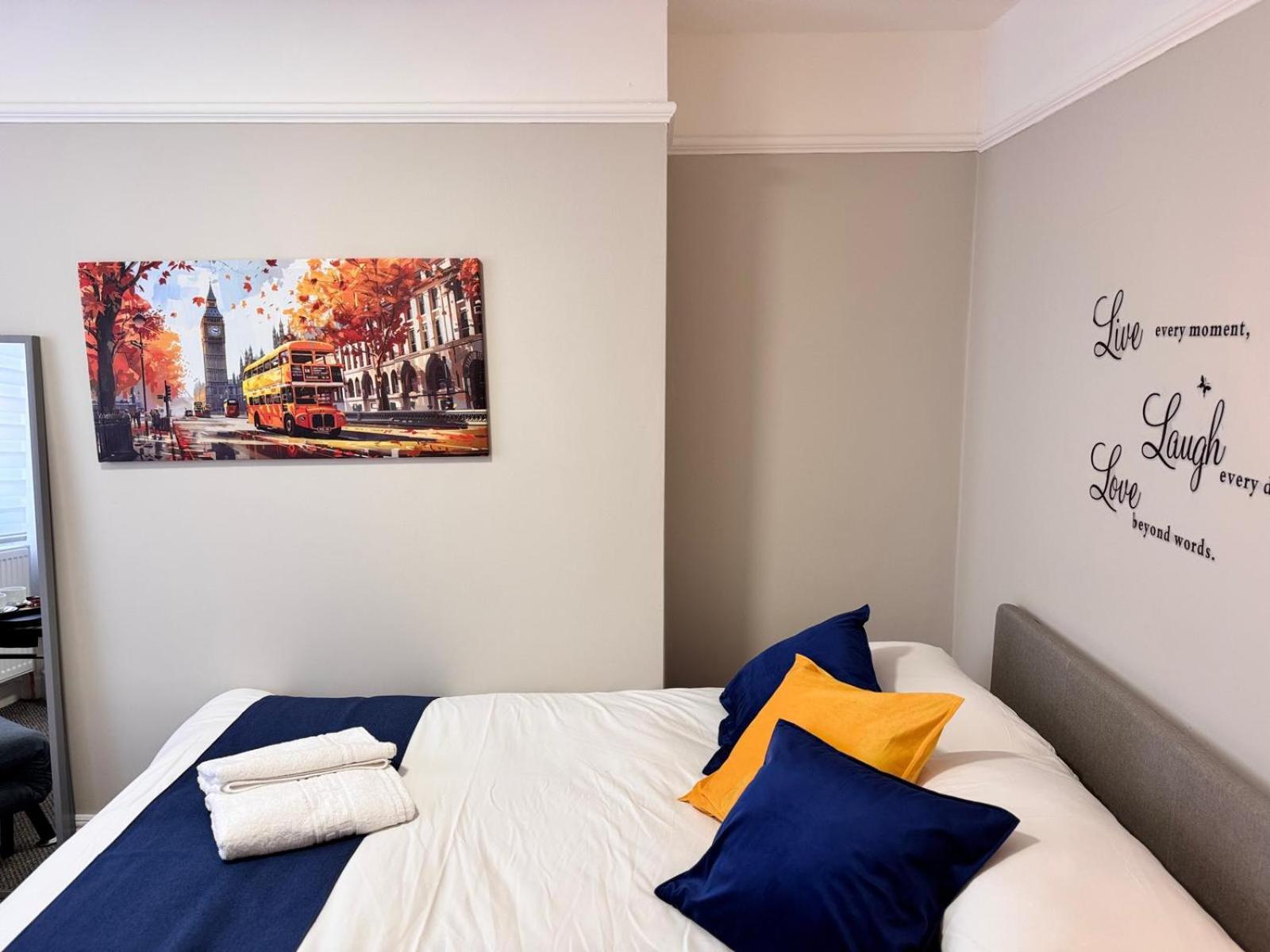 Luxury And Stylish Ensuits Londra